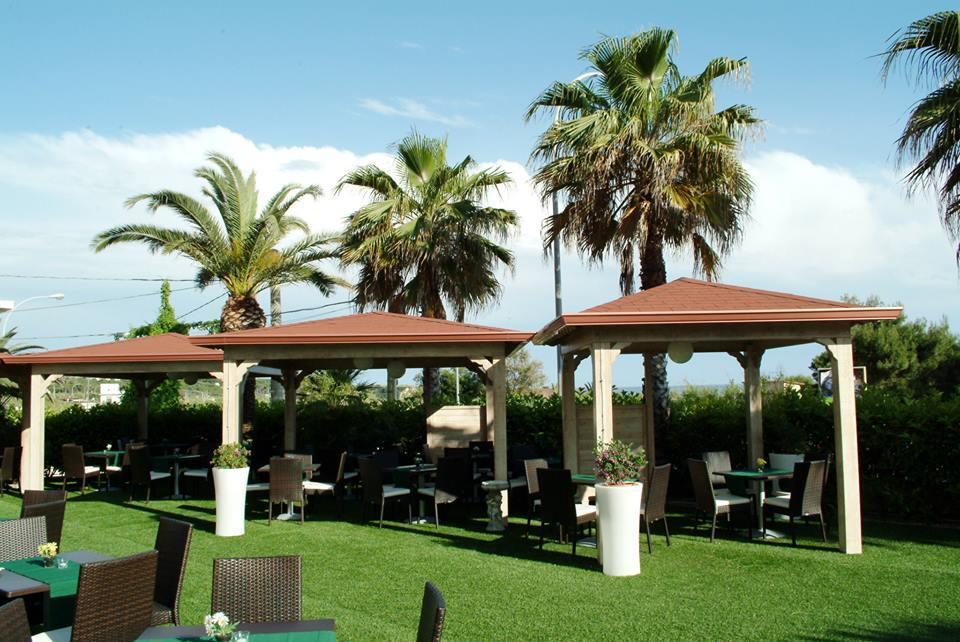 Costa Azzurra Hotel Pulsano Exterior photo